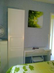 Bureau dans la chambre...