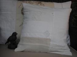 coussin tissu dentelles anciennes