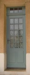 porte isolante simple a petit bois avec imposte vitrée répétante