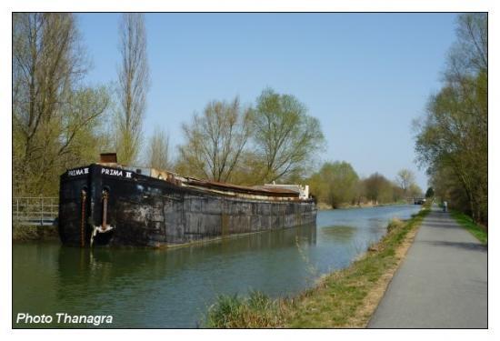 La péniche abandonnée.jpeg