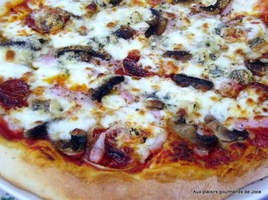 Pizza Chorizo Lardons Fromages Champignons