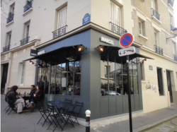 a chic and secret restaurant of Montmartre