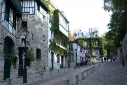 a quaint street of Montmartre