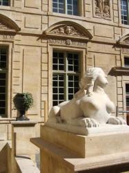 Hotel de Sully