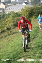 Olivier, triathl&egrave;te du club et ouvreur vtt pour le parcours