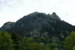alpe du grand serre - &agrave; droite le rocher d' arriv&eacute;e de la 2&egrave;me via
