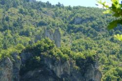 les ruines du chateau perché de Hauterives