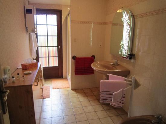 Salle d'eau Chambres d'hôtes Pyrénées 64 Dutter