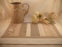 set de table beige