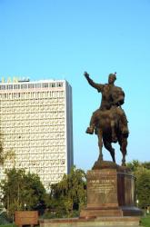 Place centrale - Statue Amir Timur - Taschkent